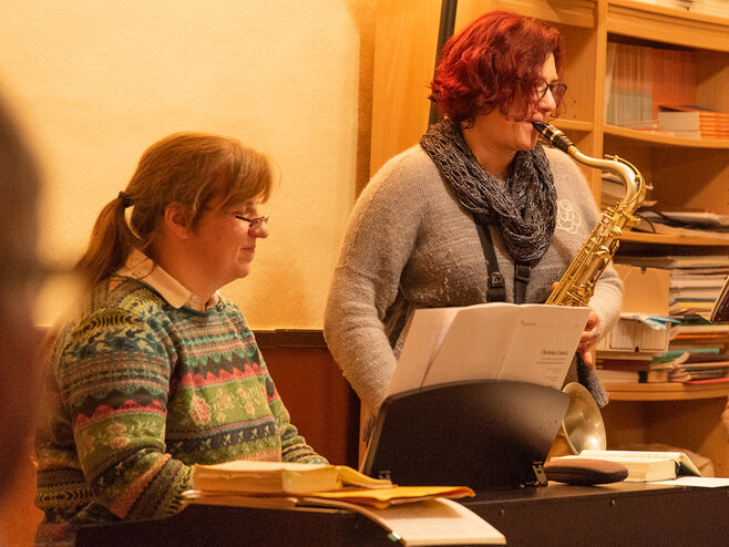 KMD Bick am Piano und Frau Oldenburg mit dem Saxophon