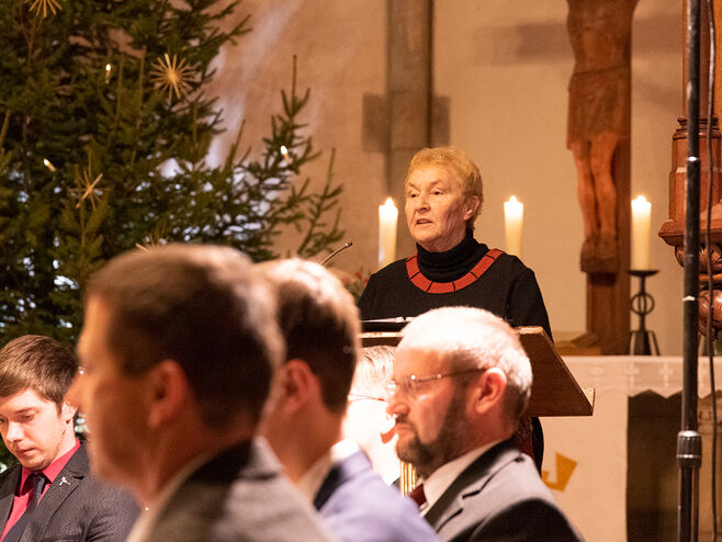 Pastorin Ursula Meckel bei der Ansprache